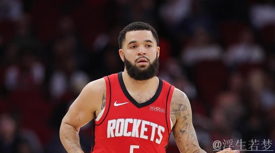 范弗里特接球出手 超远三分精准命中 范弗里特接球出手 超远三分精准命中